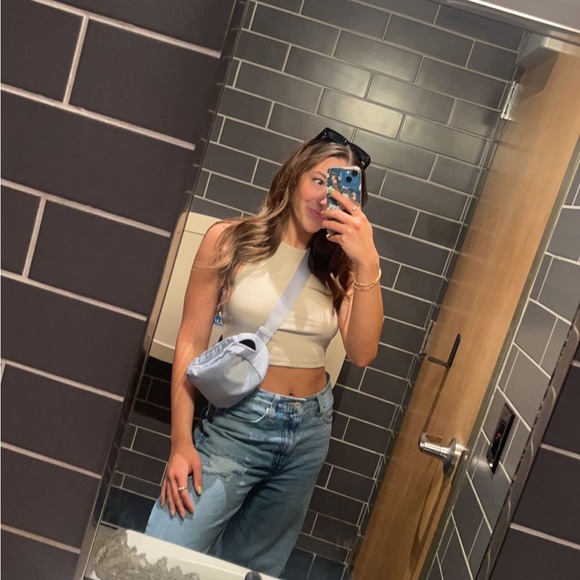 Meet your Posher, Sofia - Picture 1 of 1